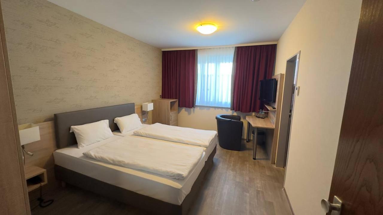 Hotel Ishi Inn Wolfsburg Exterior photo
