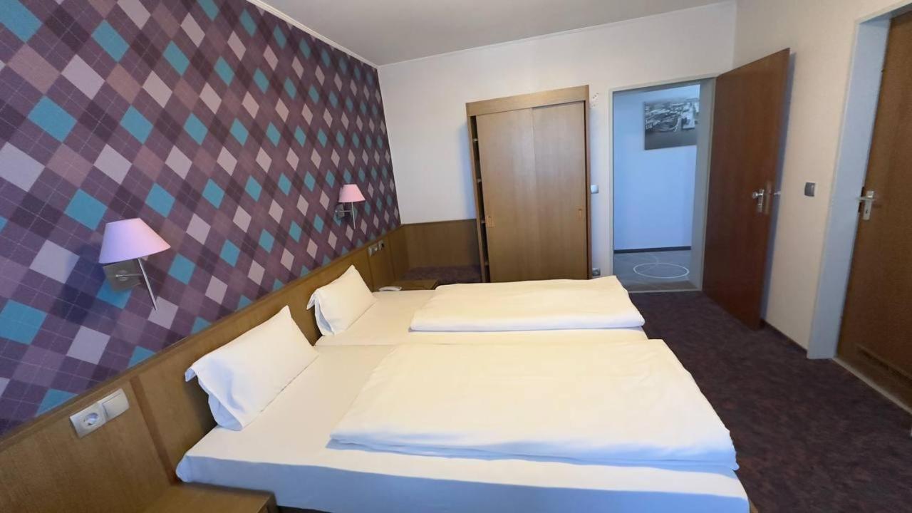 Hotel Ishi Inn Wolfsburg Exterior photo